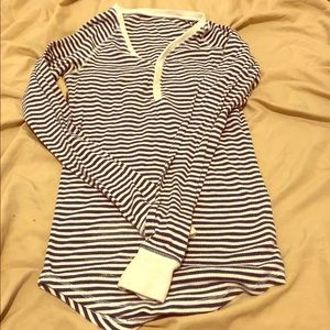 GAP long sleeve shirt size xs